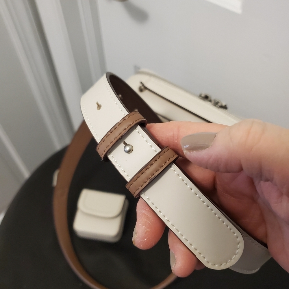 EC PEDRO IVORY WHITE CROSSBODY BAG, SLEEK, STYLISH, MODERN - Picture 9 of 13